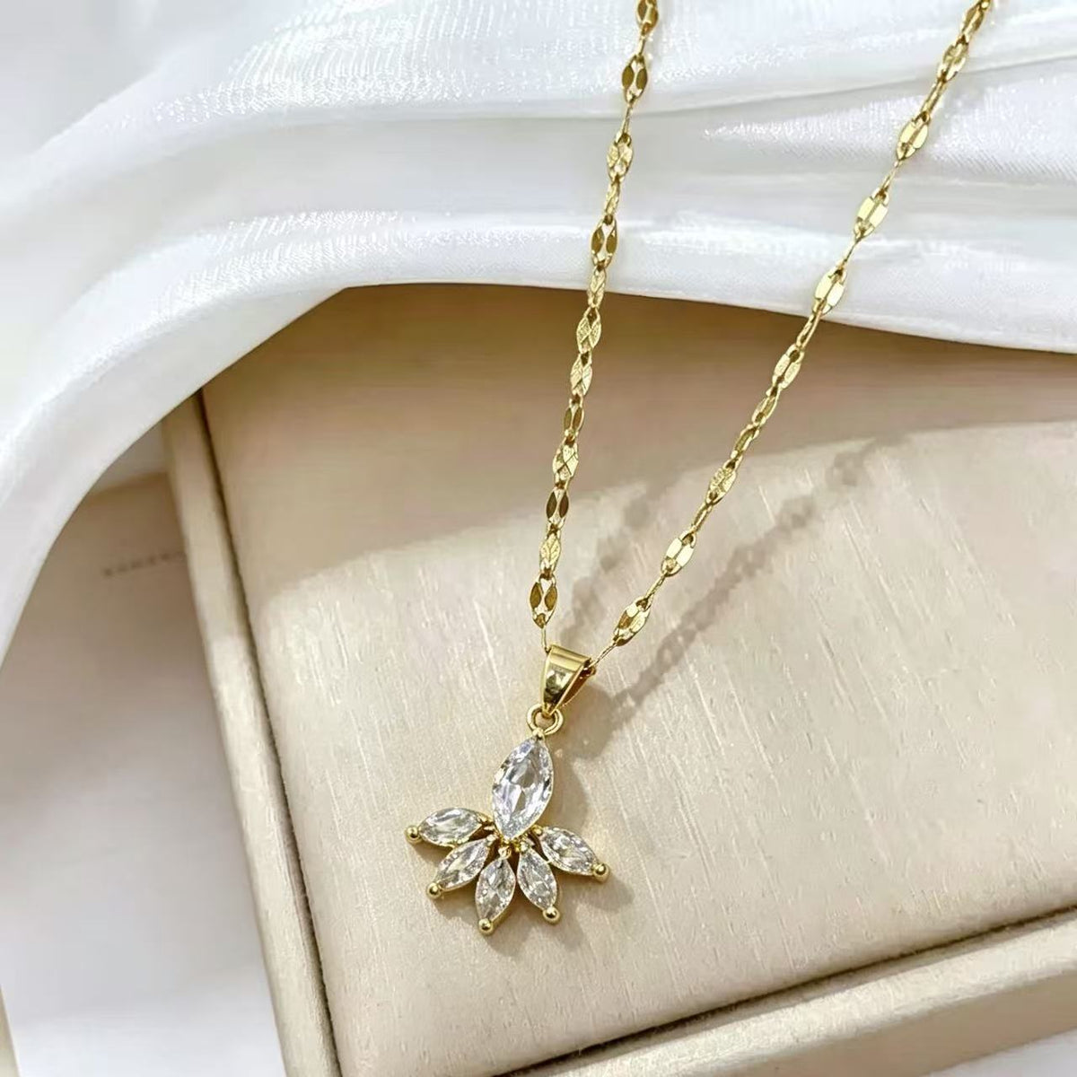 Flower Zircon Necklace Earrings Set