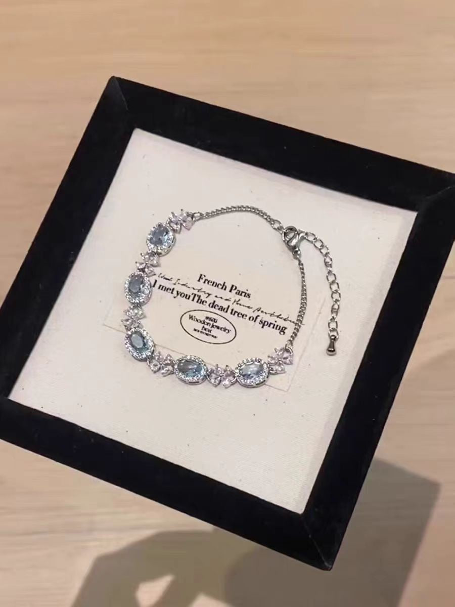 Cool and Elegant Winter Snowflake Exquisite Light Luxury Niche Design Zircon High-End Adjustable Fashion Bracelet