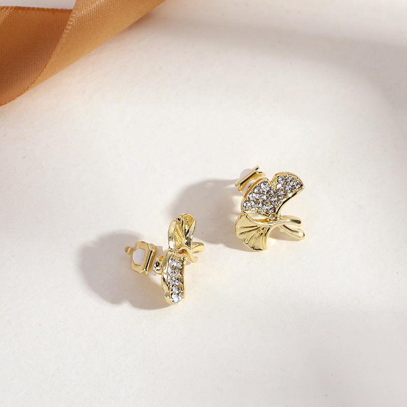 Lustrelace Pearl Ear Clips