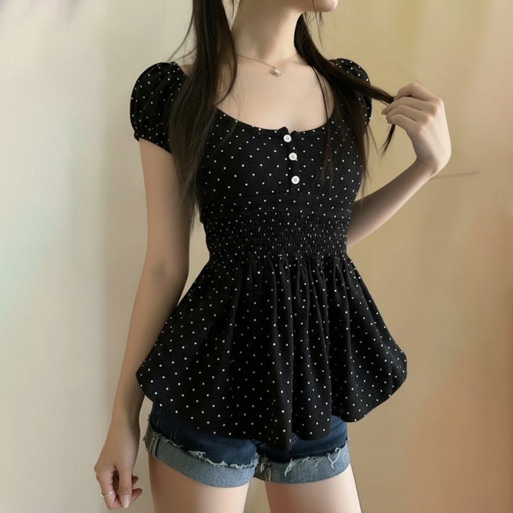 Lady's dotted print T-shirt