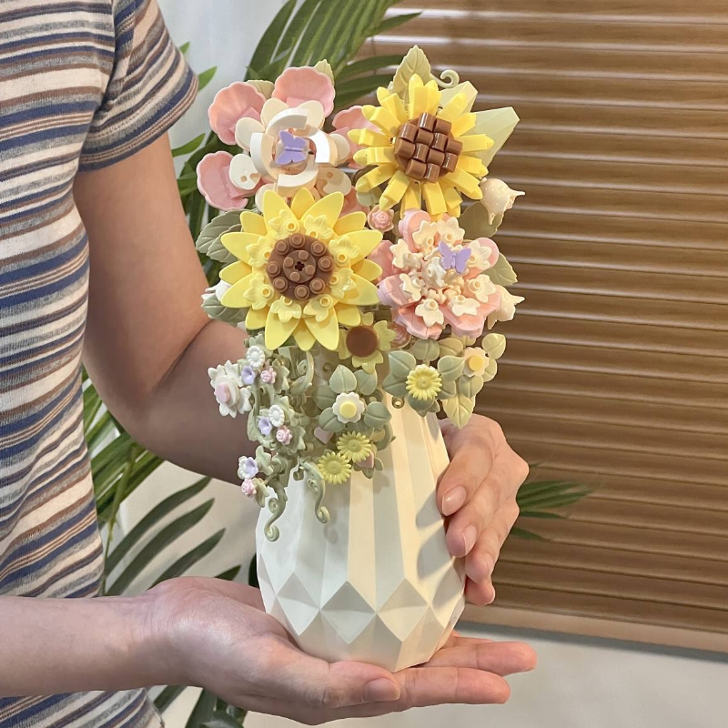 DIY Building Block Flower Bouquet