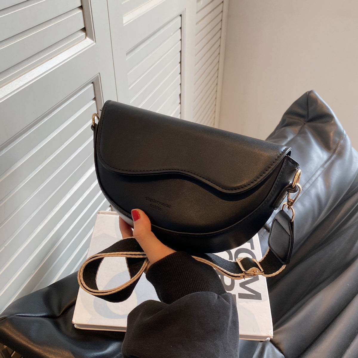 Versatile texture crossbody bag