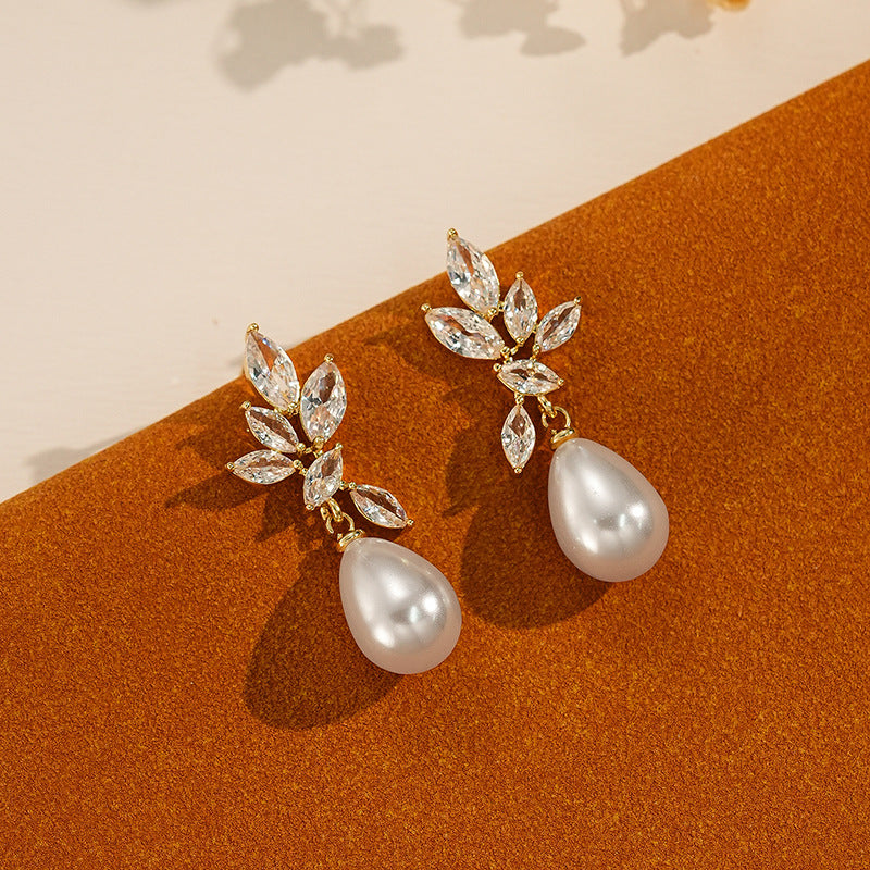 Lustra Leaf Pearl Earrings