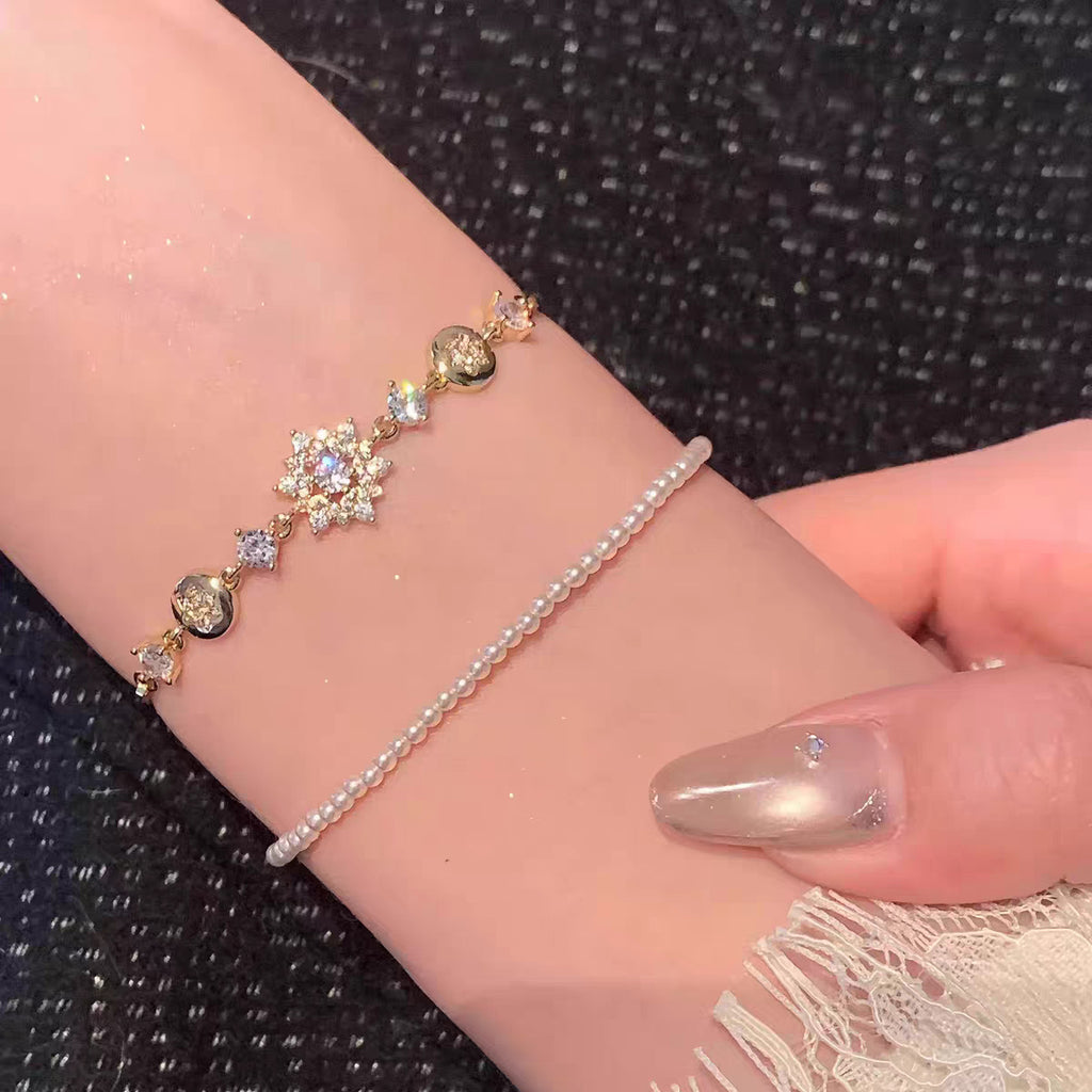 Cool and Elegant Winter Snowflake Exquisite Light Luxury Niche Design Zircon High-End Adjustable Fashion Bracelet