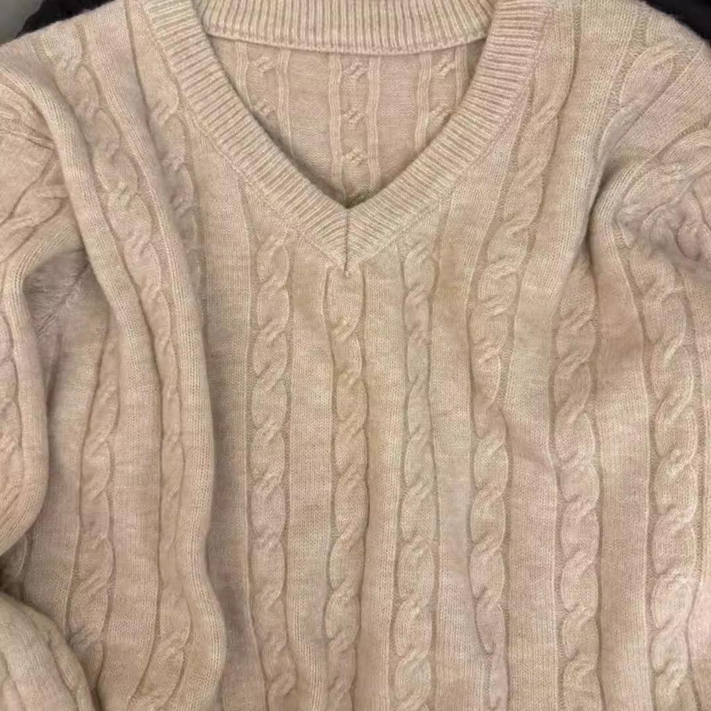 V-neck relaxed and elegant soft twisted knitted sweater