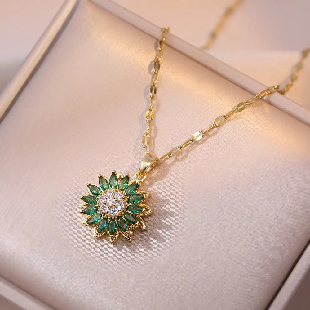 Fashionable retro-style clavicle necklace