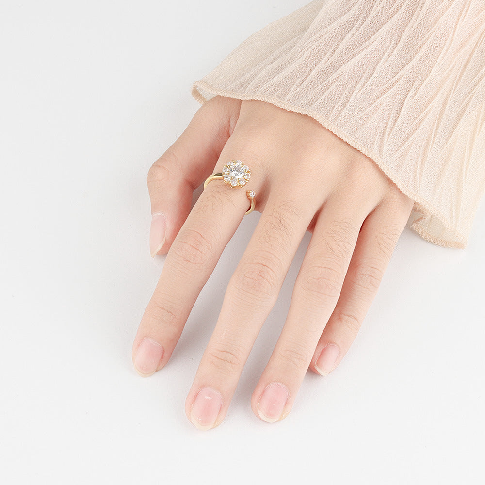 Rotating Floral Diamond Spinner Ring in Polished Gold Finish