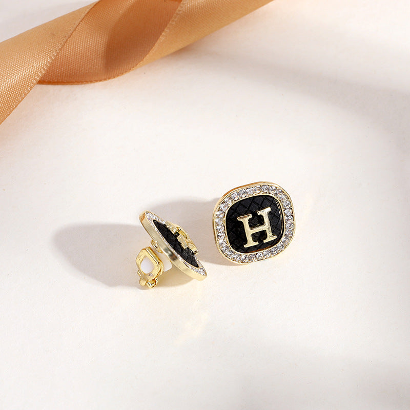 Lustrelace Pearl Ear Clips