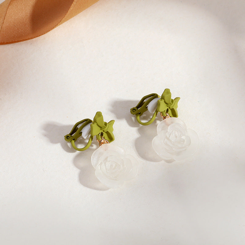 Lustrelace Pearl Ear Clips