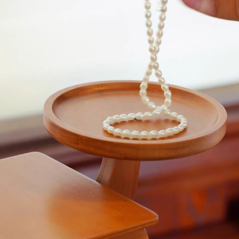 Fat and plump solid wood storage box
