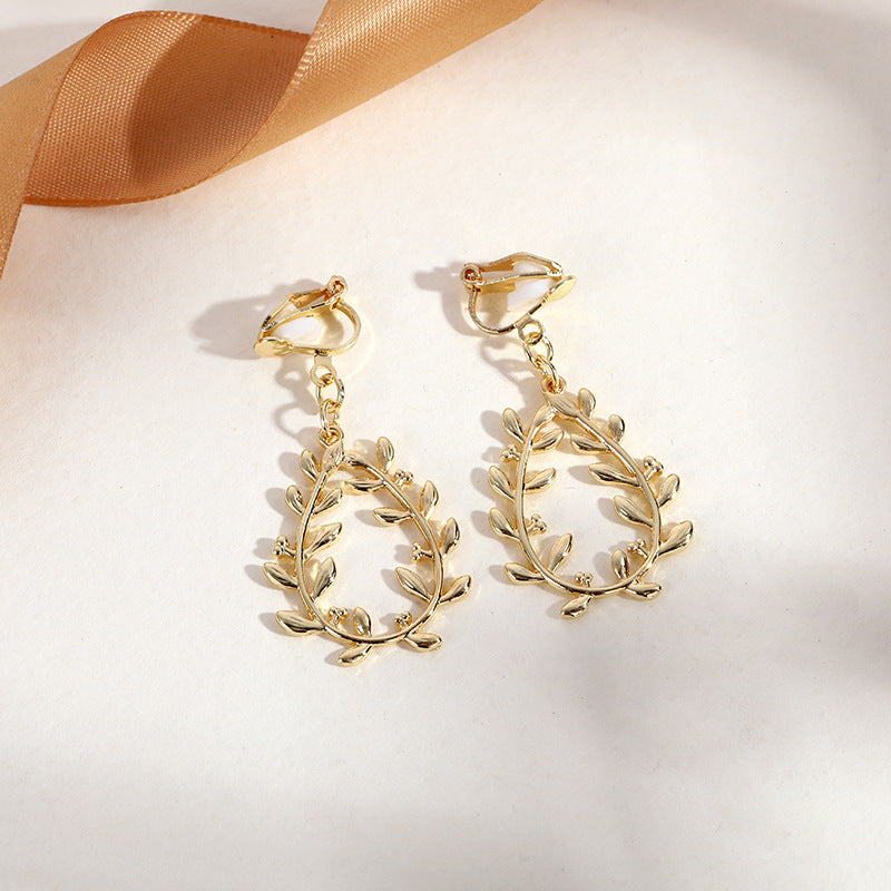 Lustrelace Pearl Ear Clips