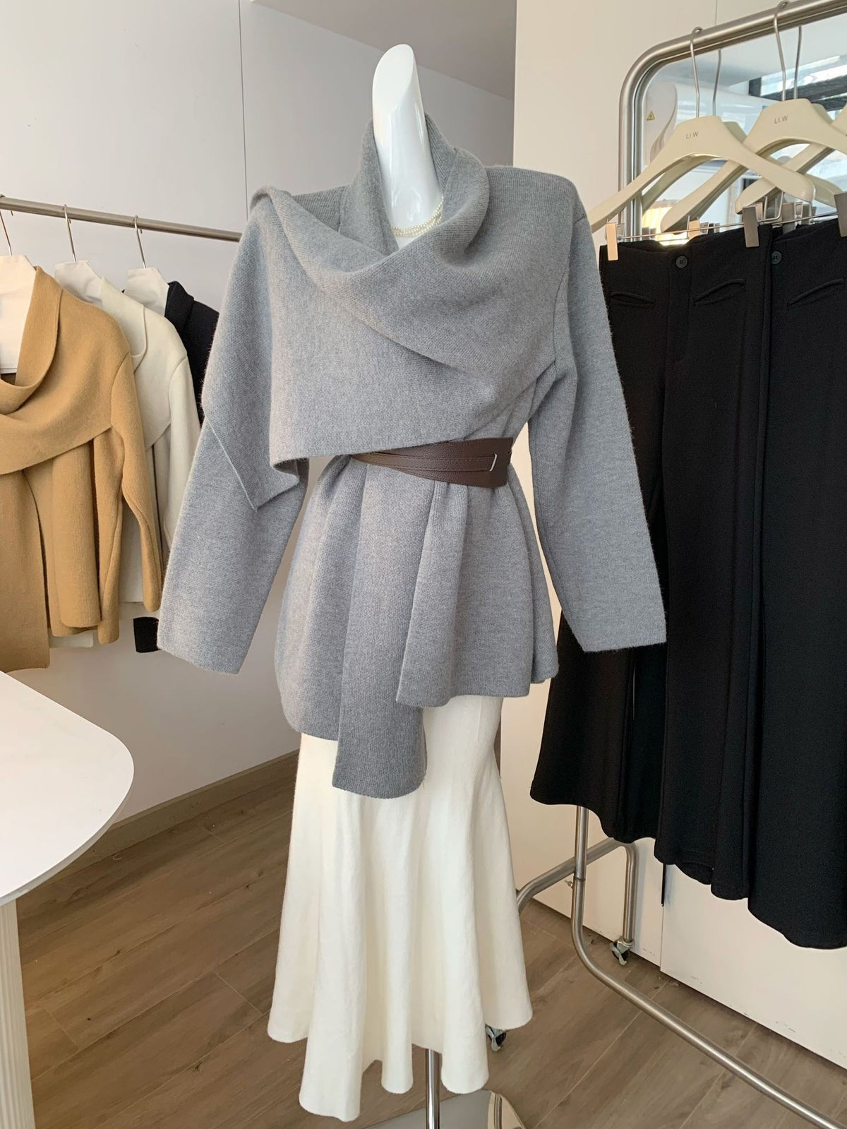 Large shawl cape