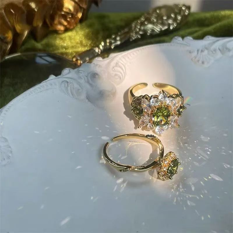 Vintage Olive Green Zircon Open Finger Ring