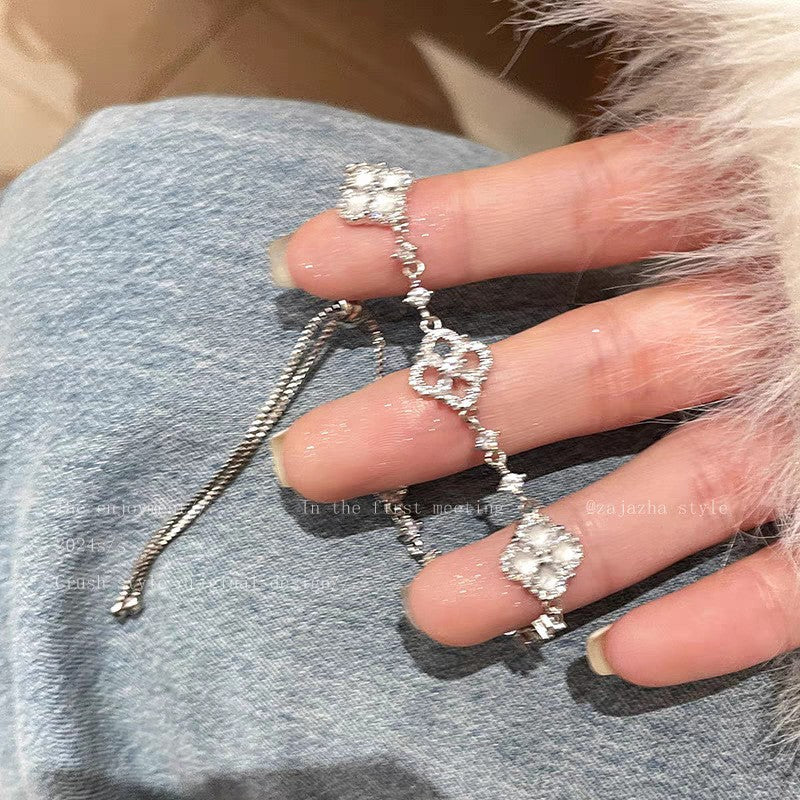 Cool and Elegant Winter Snowflake Exquisite Light Luxury Niche Design Zircon High-End Adjustable Fashion Bracelet