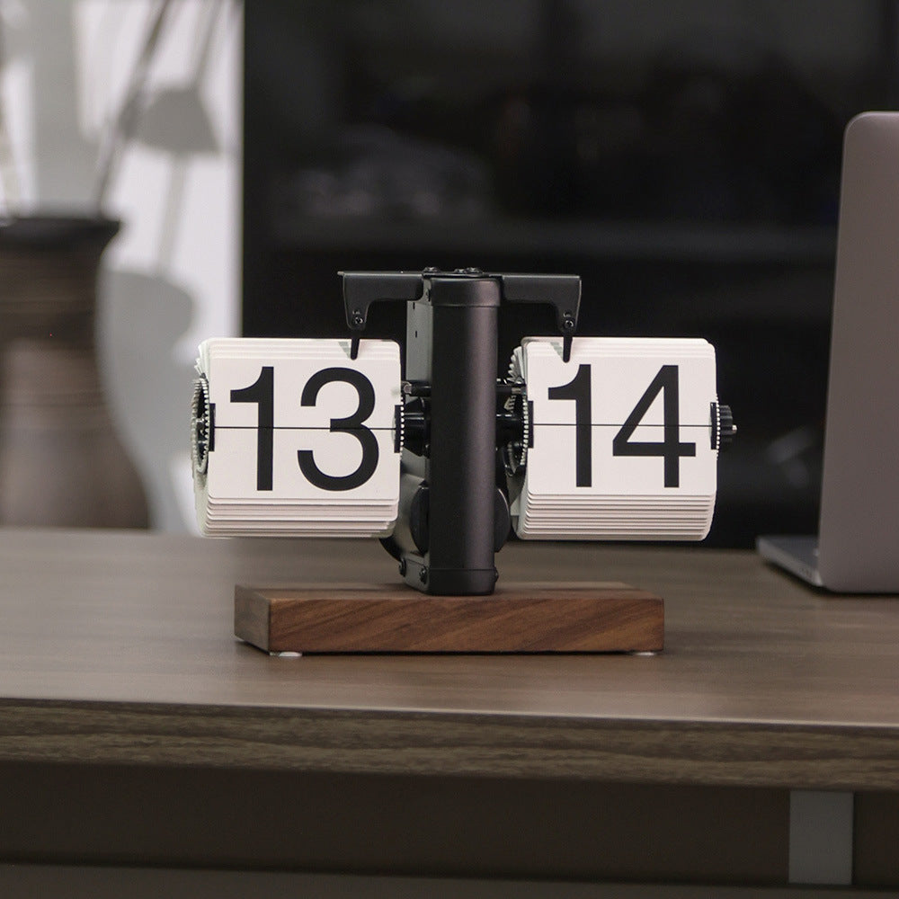 Automatic Flip Page Clock Retro Design