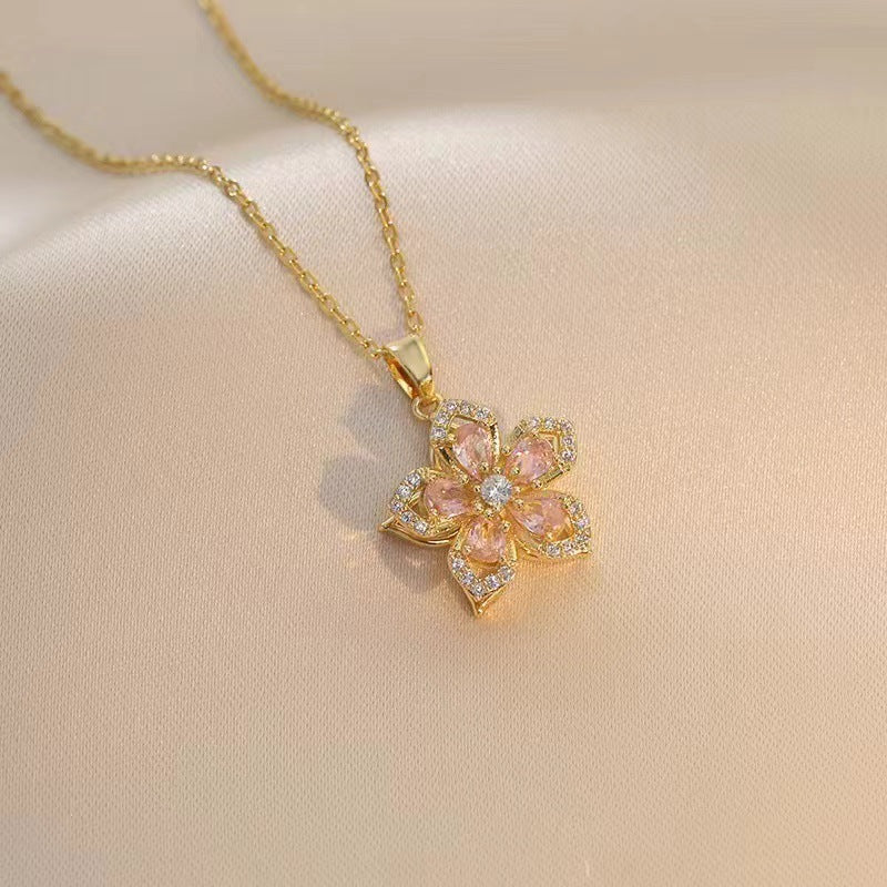 Fashionable retro-style clavicle necklace