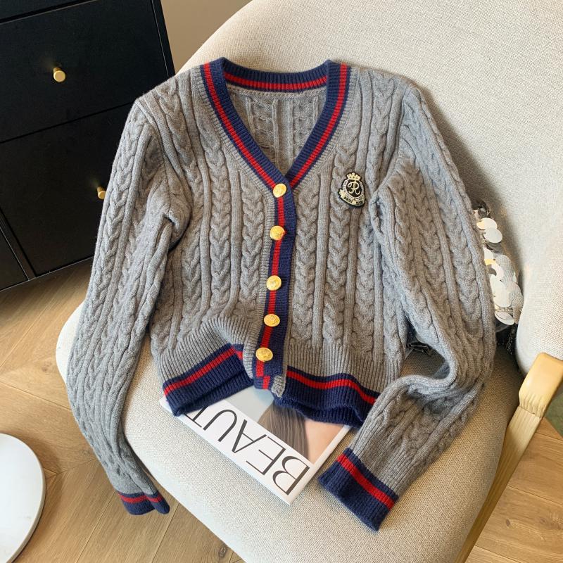 Retro V-neck Cable Knit Cardigan