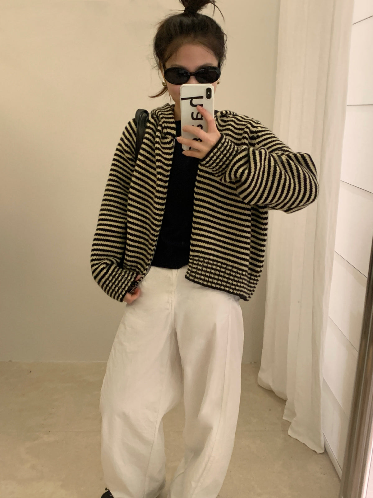 Contrasting color stripe zipper hooded knitted cardigan