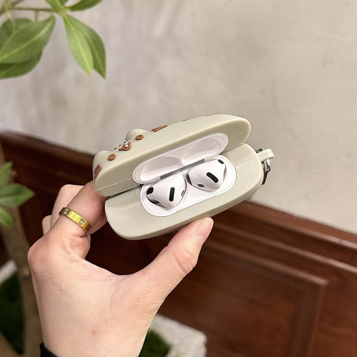Cute Fat Cat Silicone AirPods Protective Case with Carabiner