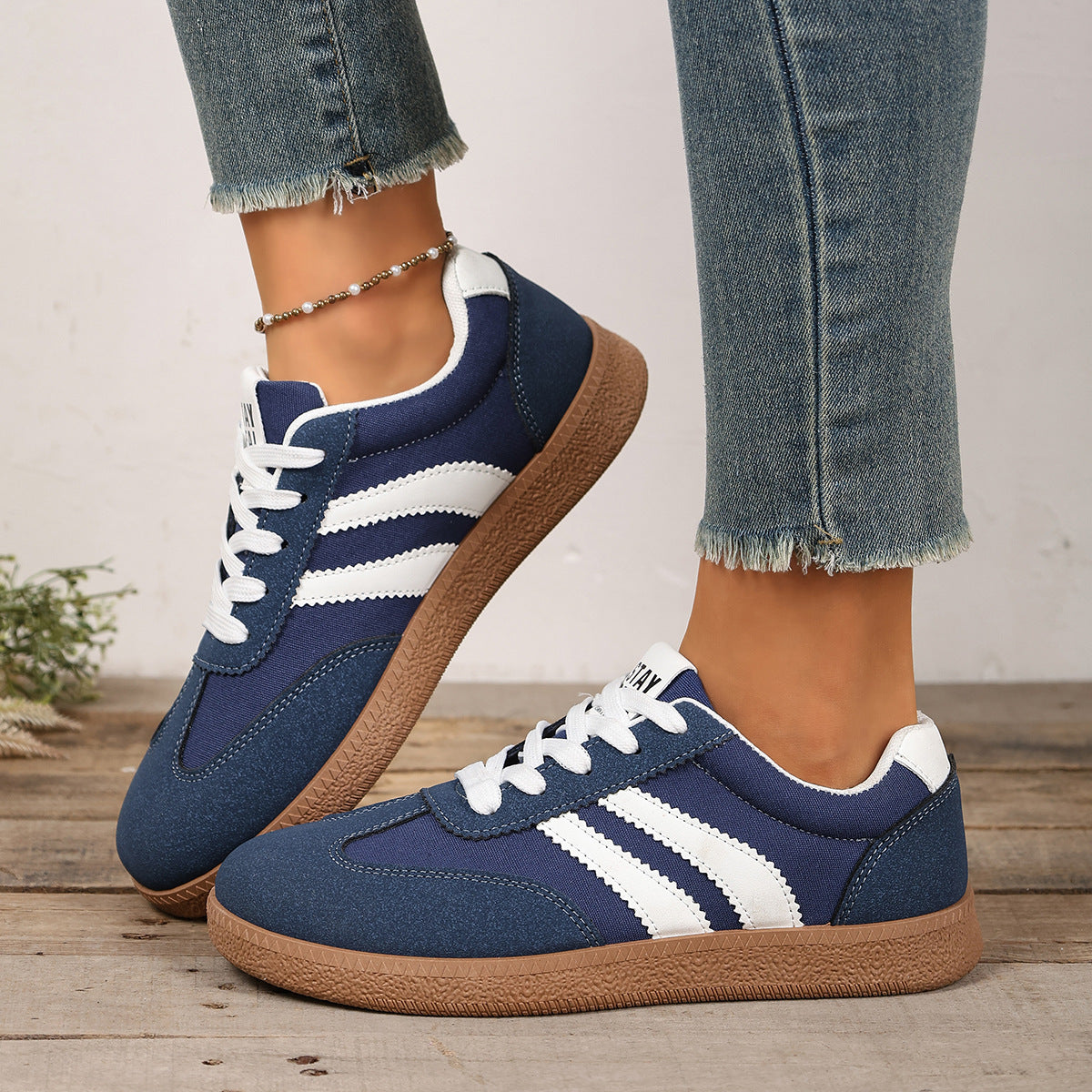 Samba Casual Lace-Up