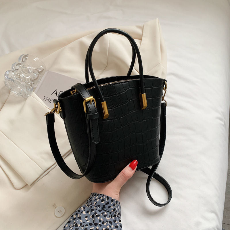 Shoulder handbag