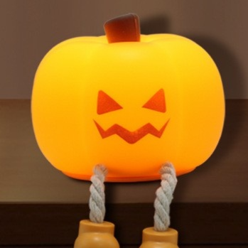 Pumpkin-shaped silicone pat light