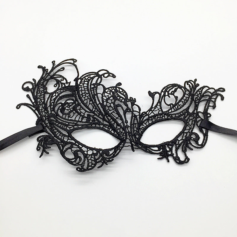 Styling Halloween masquerade