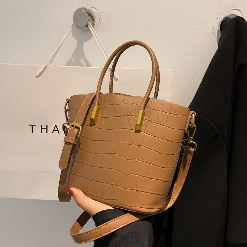 Shoulder handbag