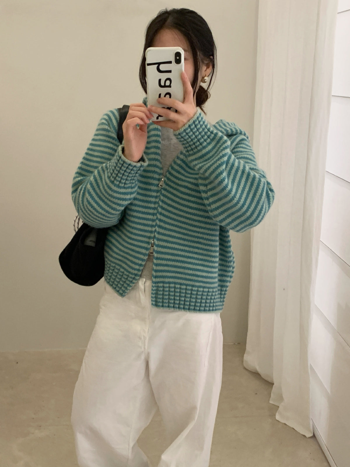 Contrasting color stripe zipper hooded knitted cardigan