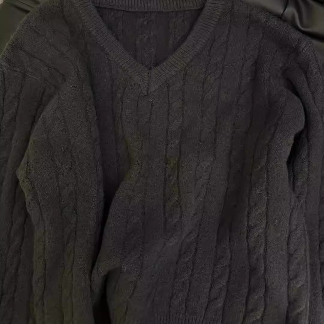 V-neck relaxed and elegant soft twisted knitted sweater