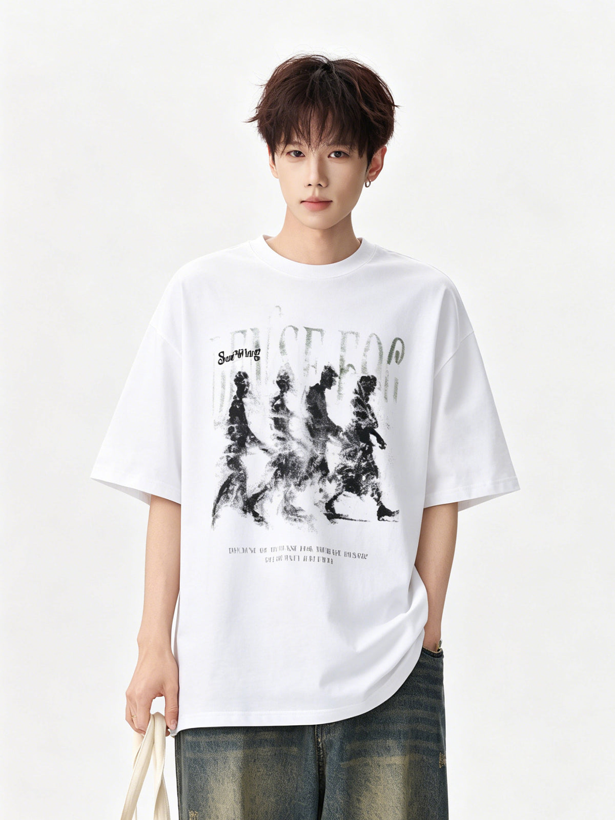 Short Sleeve Crew Neck T-Shirt with Printed Graphics