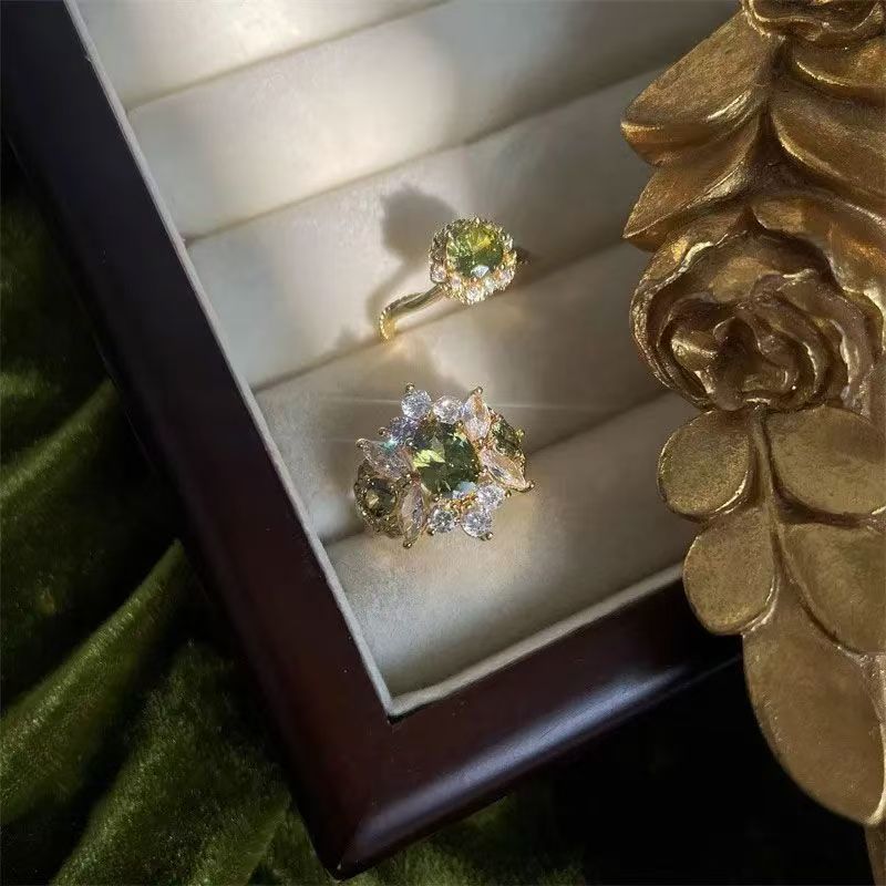 Vintage Olive Green Zircon Open Finger Ring