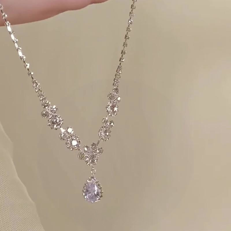 Super sparkly zircon necklace