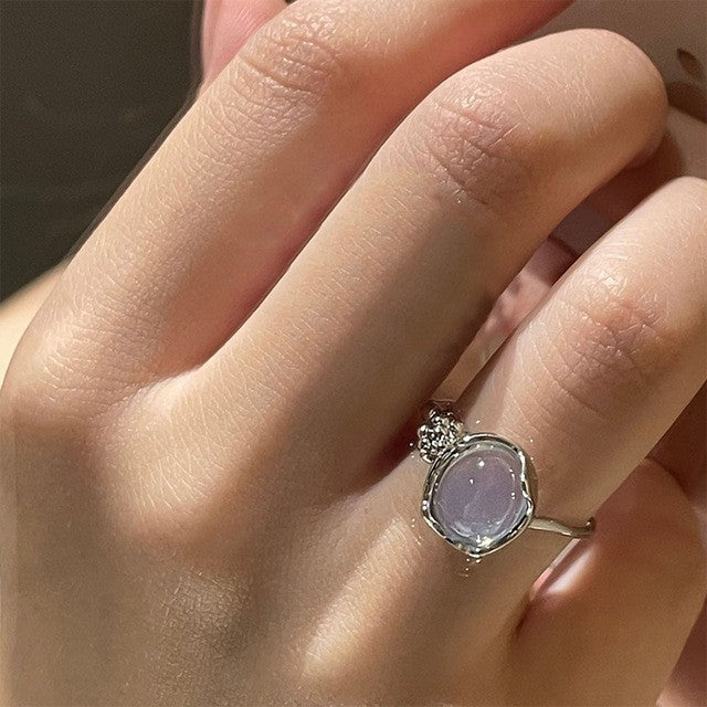 Snake-shaped zircon ring trendy geometric design
