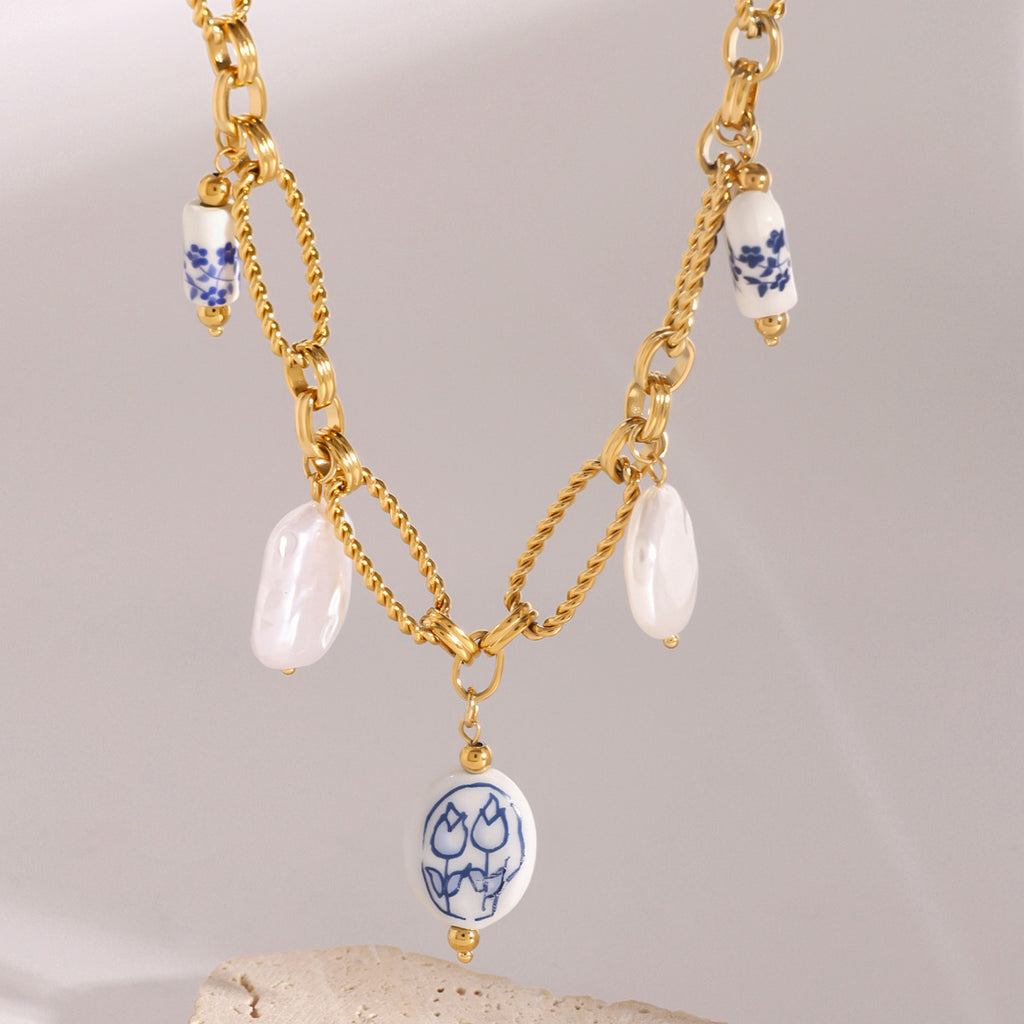 Pearl ceramic pendant necklace