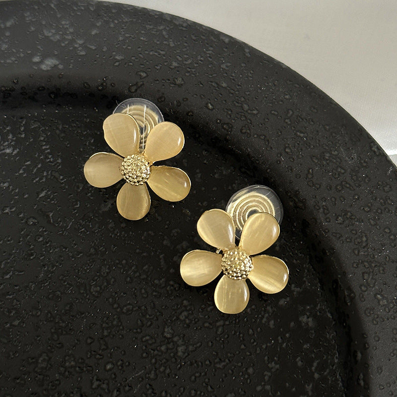 Aurielle Clip-On Pearl Earrings