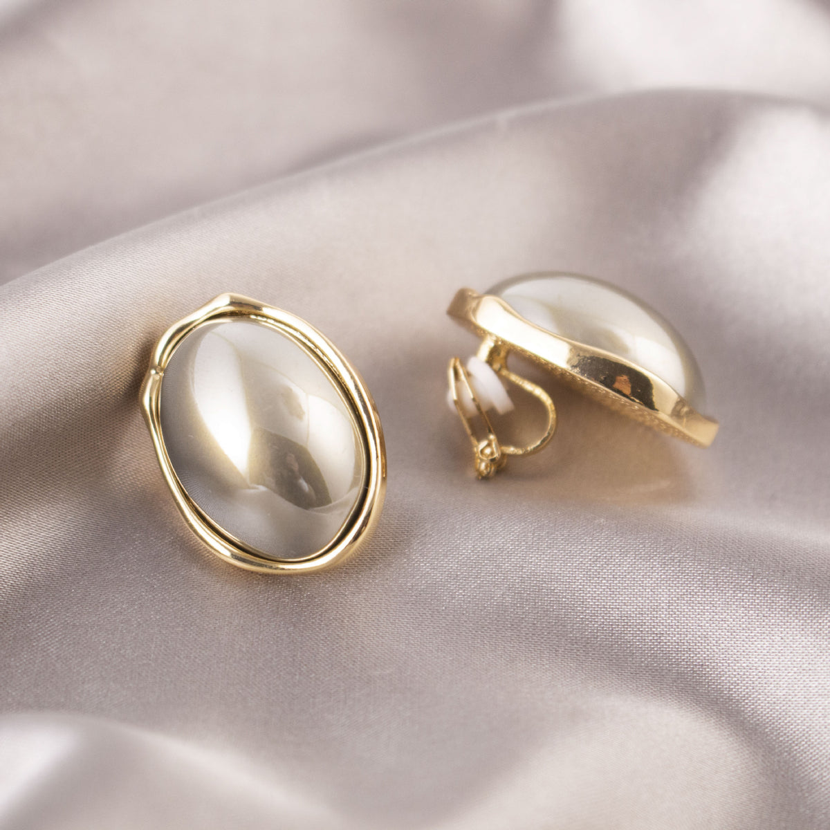 Lustrelace Pearl Ear Clips