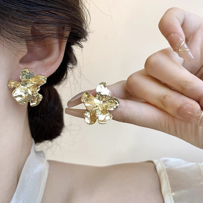 Linea Geometric Metal Earrings