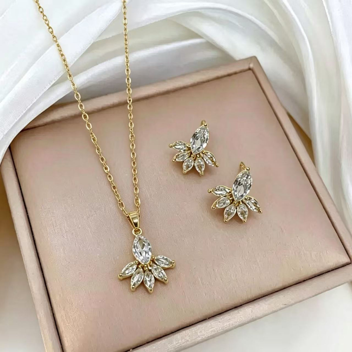 Flower Zircon Necklace Earrings Set