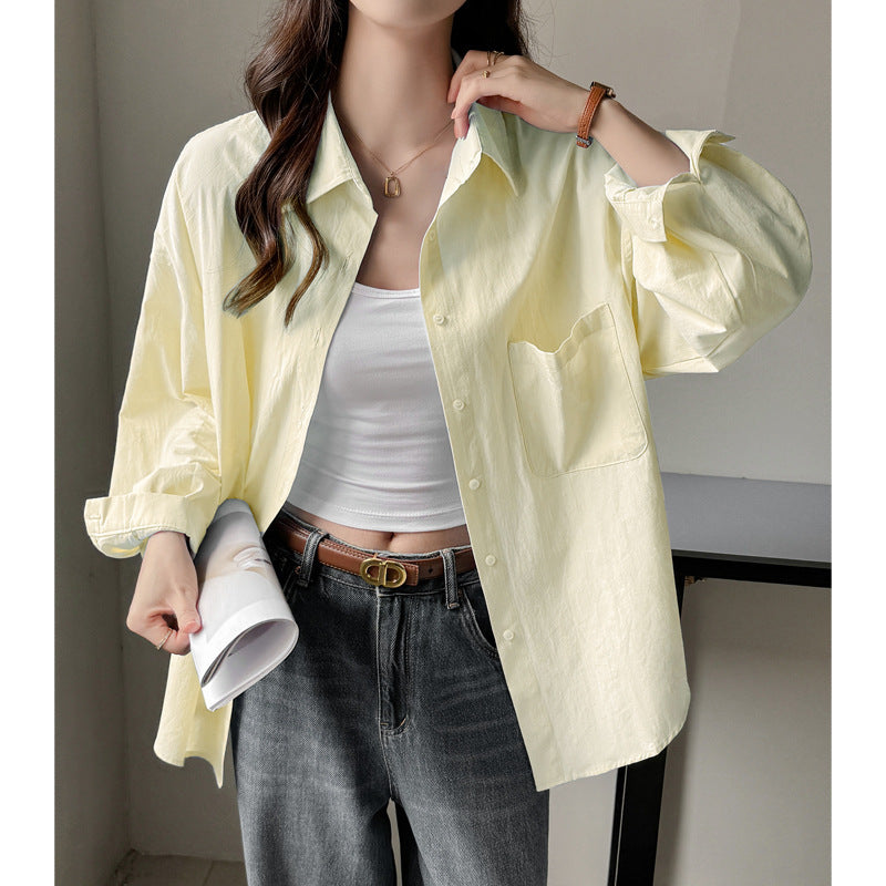 A loose, sun-protective jacket for women