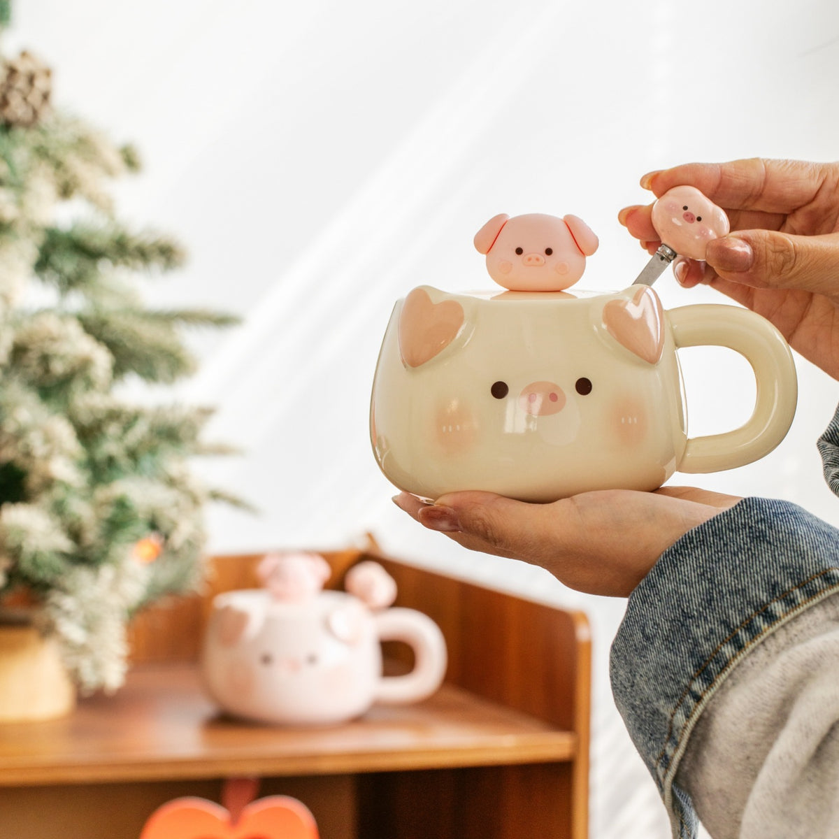 Creative Piggy Ceramic Mug with Lid