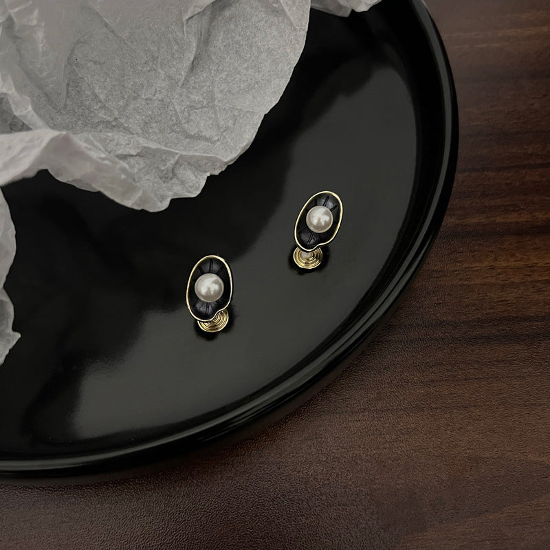 Aurielle Clip-On Pearl Earrings