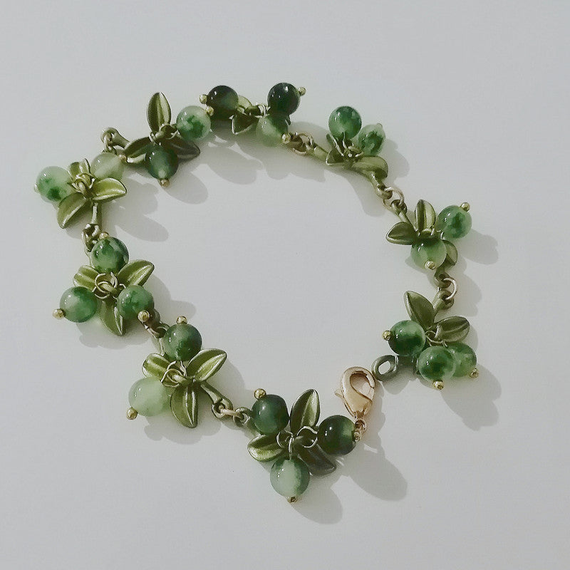 Vintage Floral Pearl Bracelet with Berry Accents