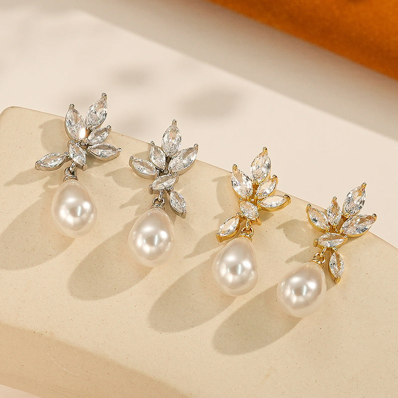 Lustra Leaf Pearl Earrings