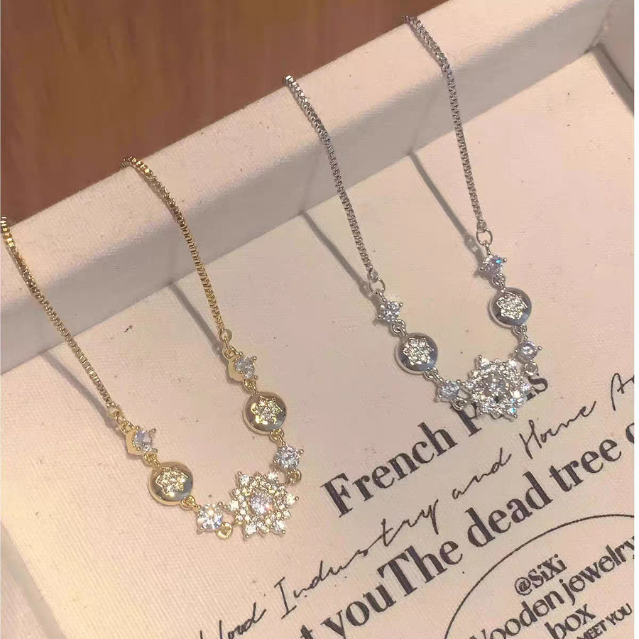 Cool and Elegant Winter Snowflake Exquisite Light Luxury Niche Design Zircon High-End Adjustable Fashion Bracelet