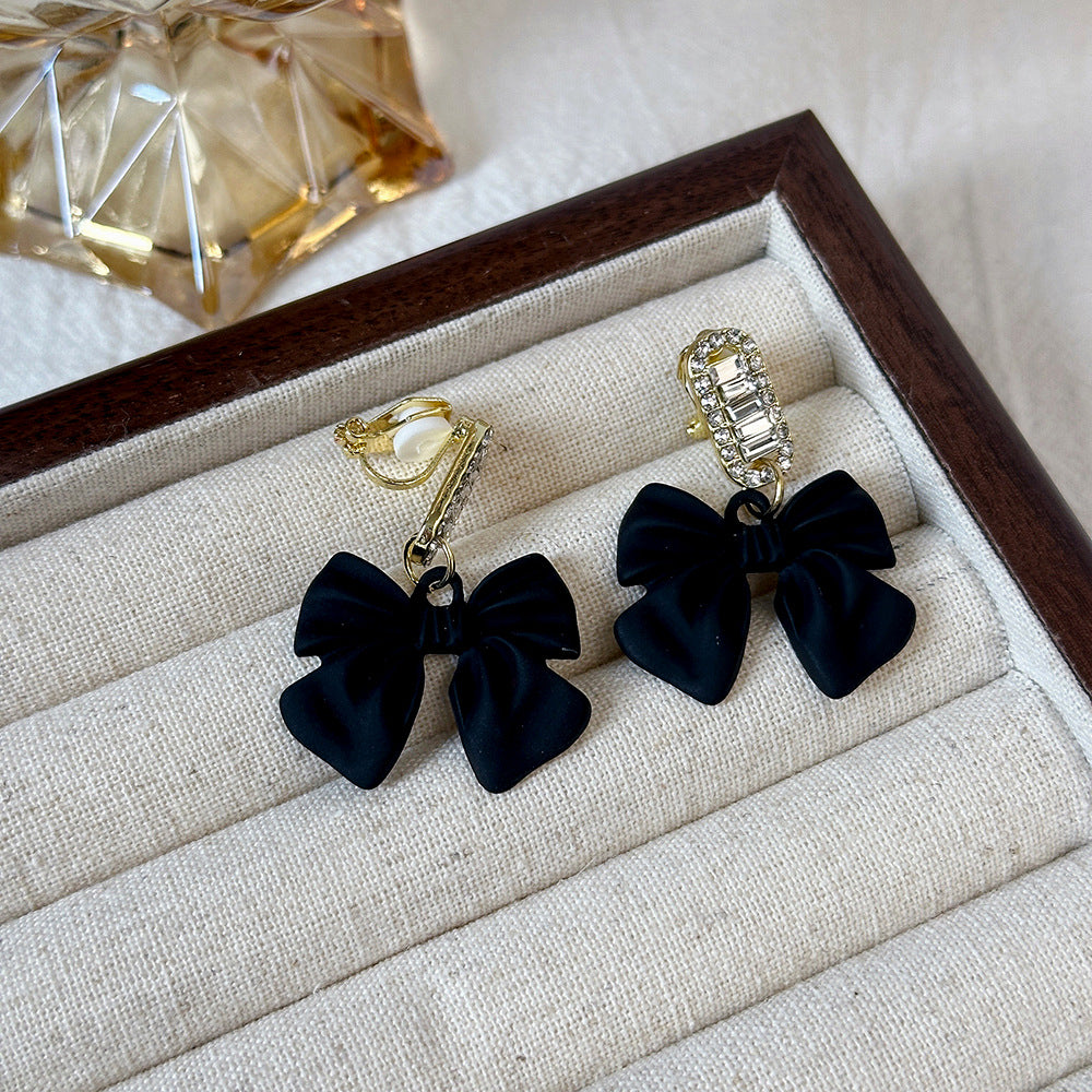 Lustrelace Pearl Ear Clips
