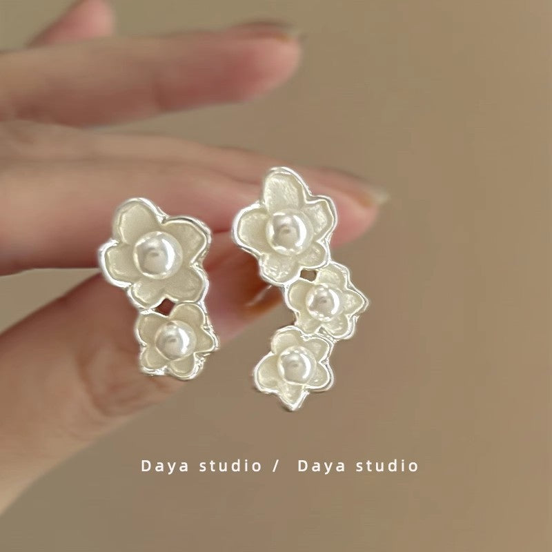 Lirio Charm Bow & Butterfly Earrings