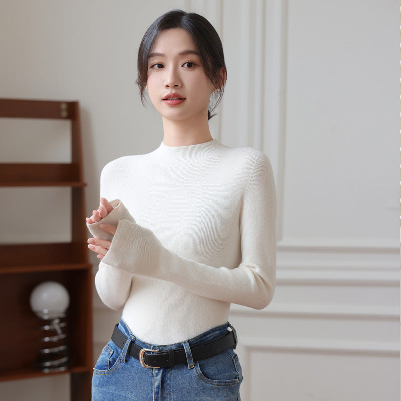 Seamless wool round-neck base layer shirt