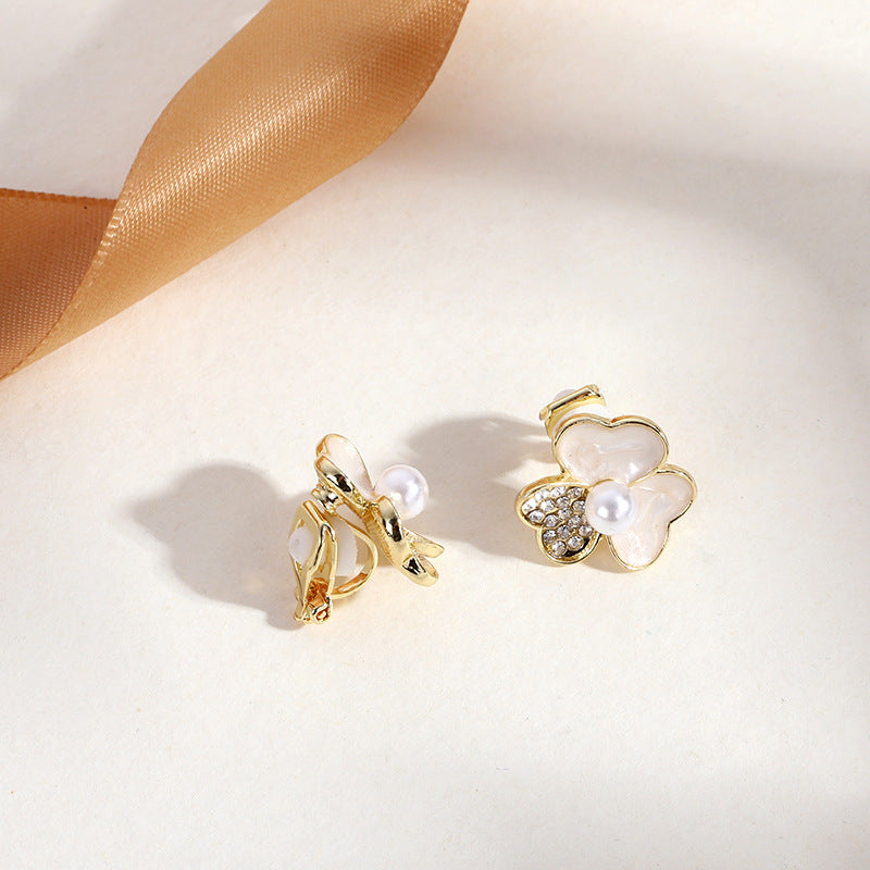 Lustrelace Pearl Ear Clips