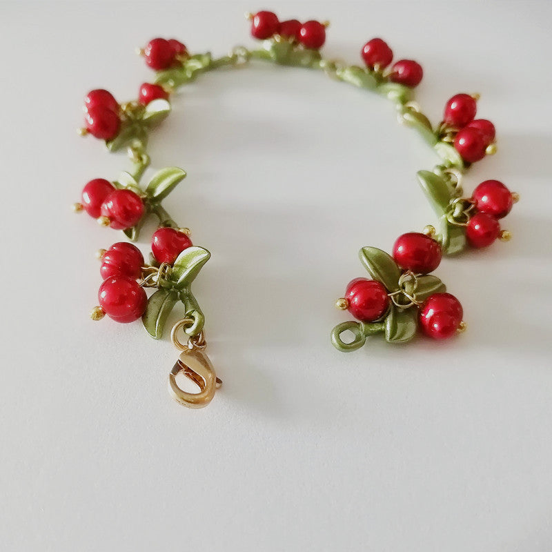 Vintage Floral Pearl Bracelet with Berry Accents